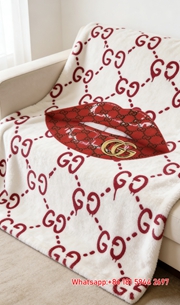 Monogram Red Kiss Gucci Throw Blanket GGJY (27)